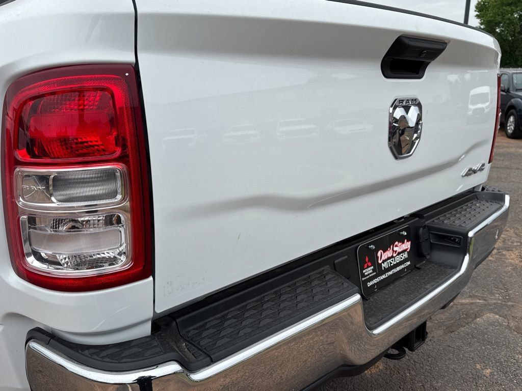 Used 2024 RAM 3500 Tradesman w/ Chrome Appearance Group AWD/4WD image 45