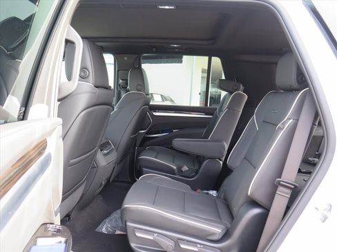 New 2026 Cadillac Escalade Luxury w/ Touring Package image 24