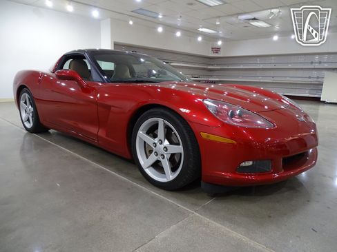 Used 2005 Chevrolet Corvette Coupe w/ Preferred Equipment Group image 21