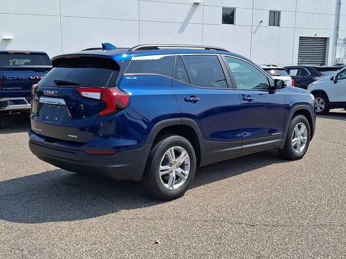 Used 2023 GMC Terrain SLE w/ Driver Convenience Package AWD/4WD image 9