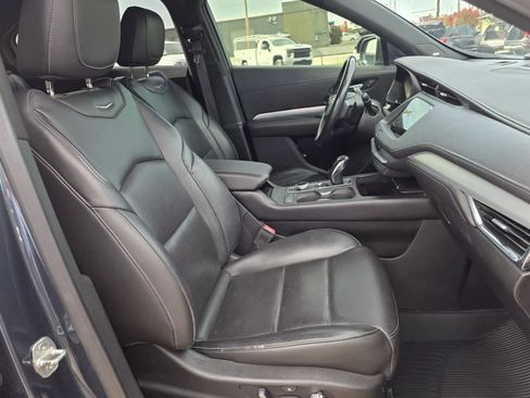 Used 2019 Cadillac XT4 Premium Luxury w/ Enhanced Visibility Package FWD image 17