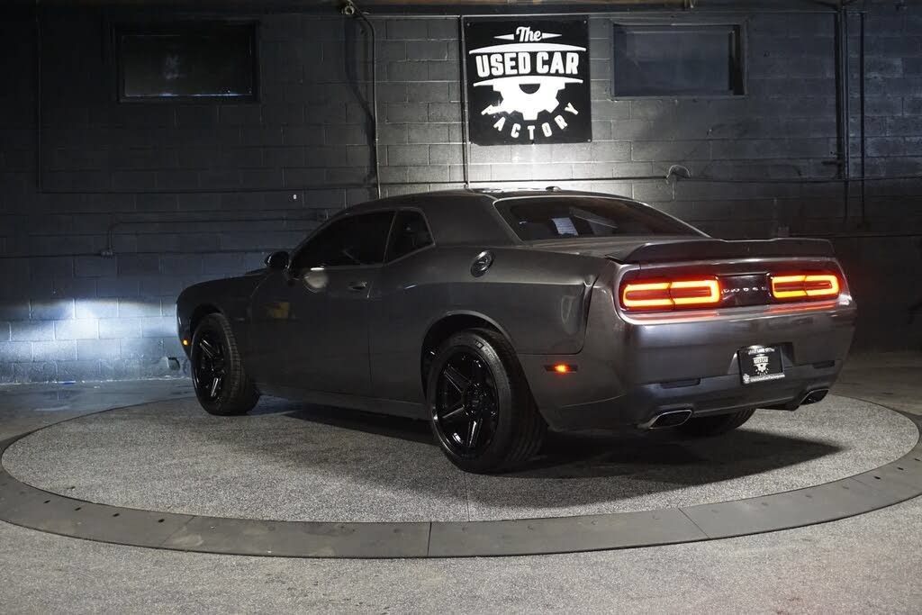 Used 2018 Dodge Challenger R/T w/ Blacktop Package RWD image 7