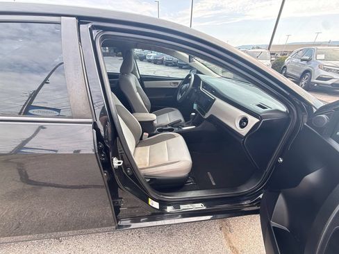 Used 2017 Toyota Corolla LE FWD image 18