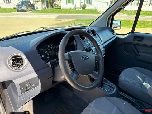 Used 2010 Ford Transit Connect XLT image 17