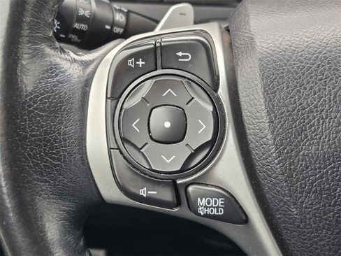 Used 2014 Toyota Camry L image 19