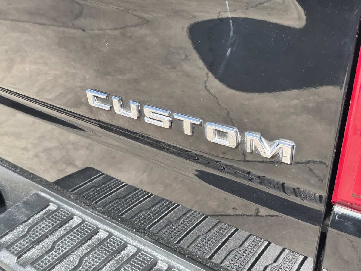 Used 2021 Chevrolet Silverado 1500 Custom Trail Boss AWD/4WD image 12