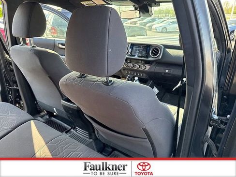Used 2018 Toyota Tacoma TRD Sport w/ Technology Package image 14
