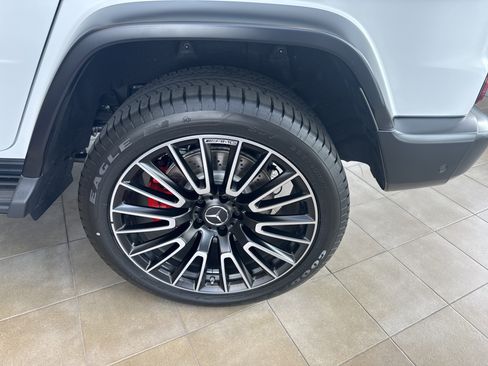 Used 2025 Mercedes-Benz G 63 AMG 4MATIC image 12