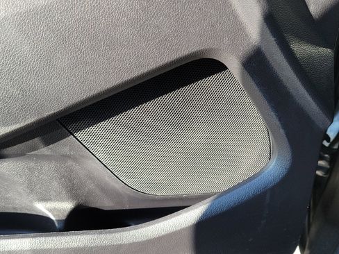 Used 2019 Ford Explorer XLT w/ Equipment Group 202A image 31