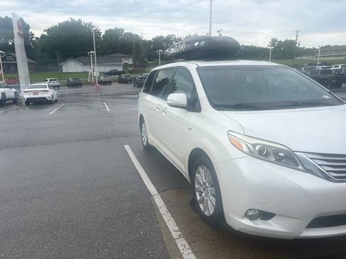 Used 2016 Toyota Sienna Limited AWD/4WD image 6
