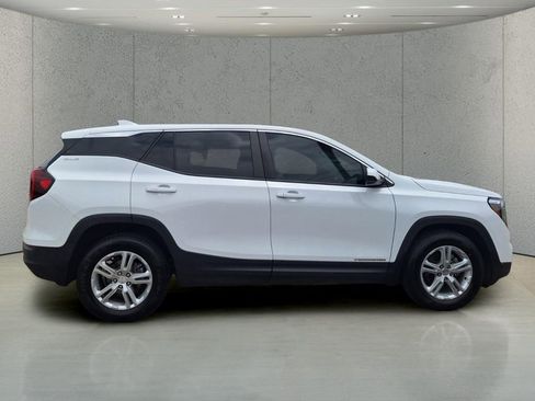 Used 2024 GMC Terrain SLE FWD image 6
