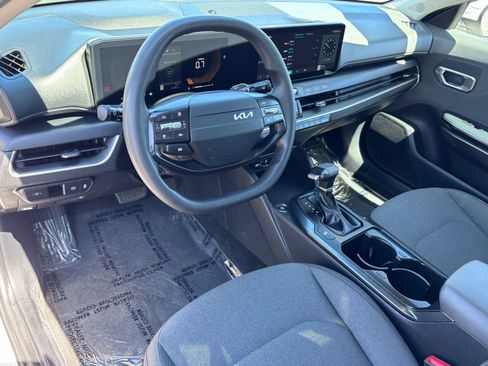 Used 2025 Kia K4 FWD image 17