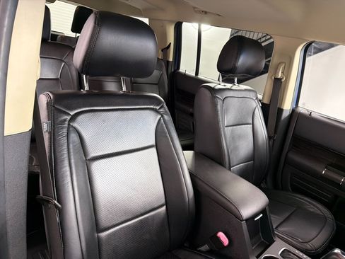 Used 2019 Ford Flex SEL FWD image 25