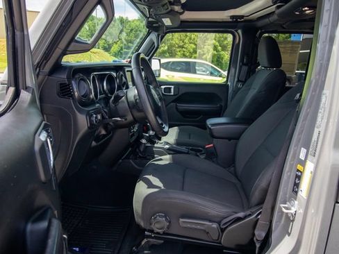 Used 2022 Jeep Wrangler Unlimited Sport AWD/4WD image 6