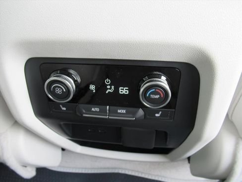 New 2026 Buick Enclave Avenir w/ Super Cruise Package FWD image 15