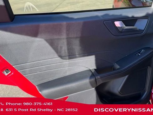 Used 2022 Ford Escape Titanium w/ Titanium Premium Package image 31