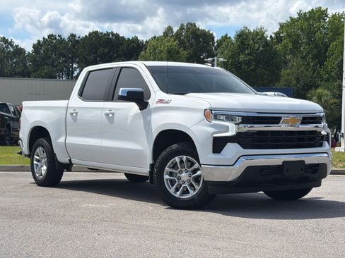 Used 2025 Chevrolet Silverado 1500 LT AWD/4WD image 2