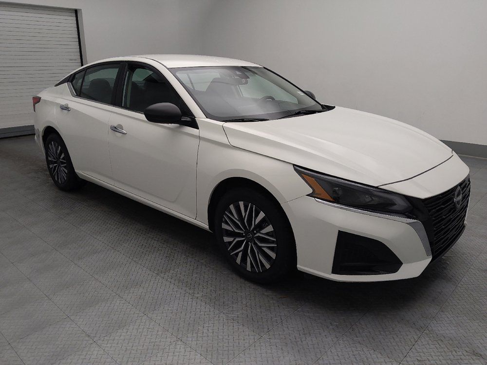 Used 2025 Nissan Altima 2.5 SV AWD/4WD image 11