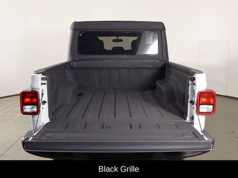 Used 2022 Jeep Gladiator Sport AWD/4WD image 17