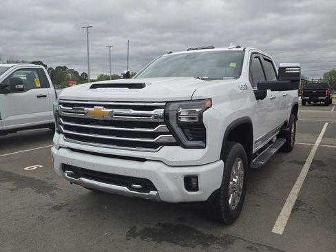Used 2025 Chevrolet Silverado 2500 High Country image 1