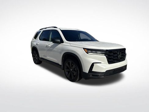 Used 2025 Honda Pilot Sport image 2