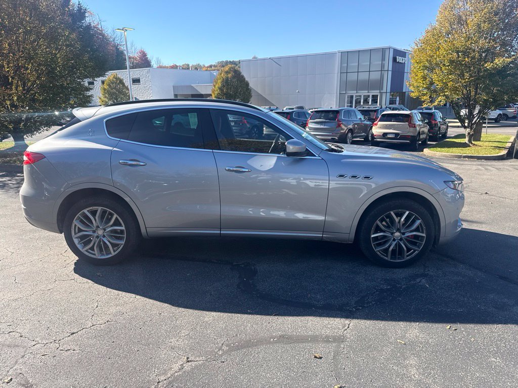 Used 2017 Maserati Levante w/ Sport Package AWD/4WD image 7