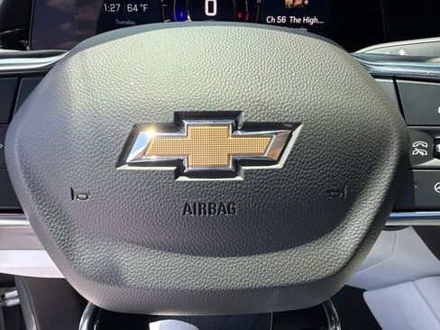 Used 2025 Chevrolet Tahoe Premier AWD/4WD image 14