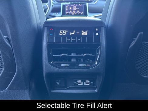 Certified 2024 Jeep Grand Cherokee L Laredo image 33