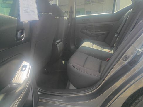 Used 2024 Nissan Altima 2.5 SV FWD image 11