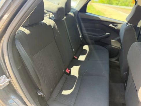 Used 2016 Ford Focus SE w/ Reverse Sensing Package image 35