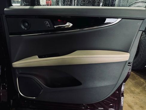 Used 2022 Lincoln Nautilus Reserve image 18