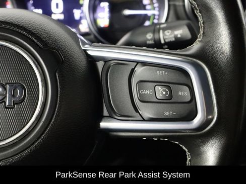 Used 2022 Jeep Wrangler Unlimited Sahara w/ Cold Weather Group AWD/4WD image 10