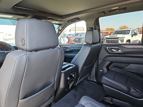 Used 2024 Chevrolet Tahoe Z71 w/ Luxury Package image 11