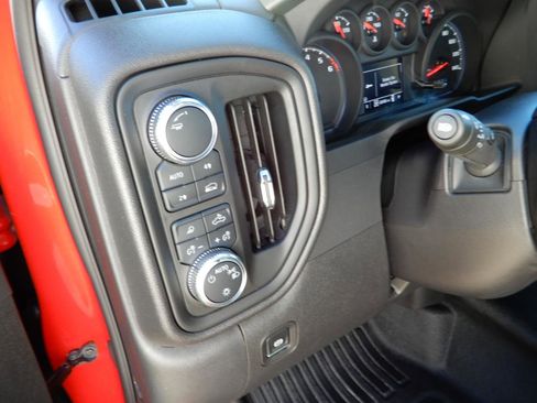 Used 2025 GMC Sierra 1500 Pro w/ Pro Value Package image 17