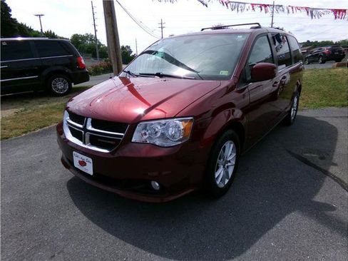 Used 2019 Dodge Grand Caravan SXT image 13