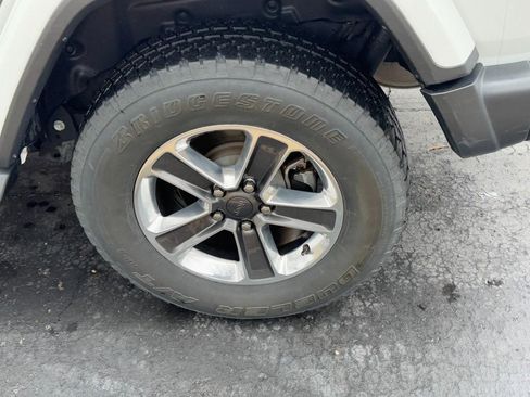 Used 2020 Jeep Wrangler Unlimited Sahara image 5