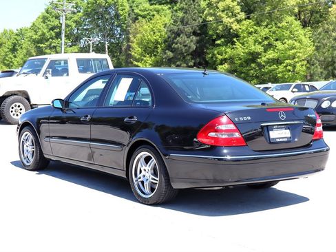 Used 2005 Mercedes-Benz E 500 4MATIC Sedan image 5