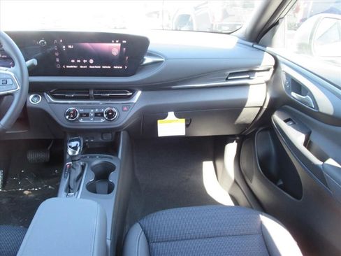 New 2026 Buick Envista Preferred w/ Convenience I Package FWD image 14