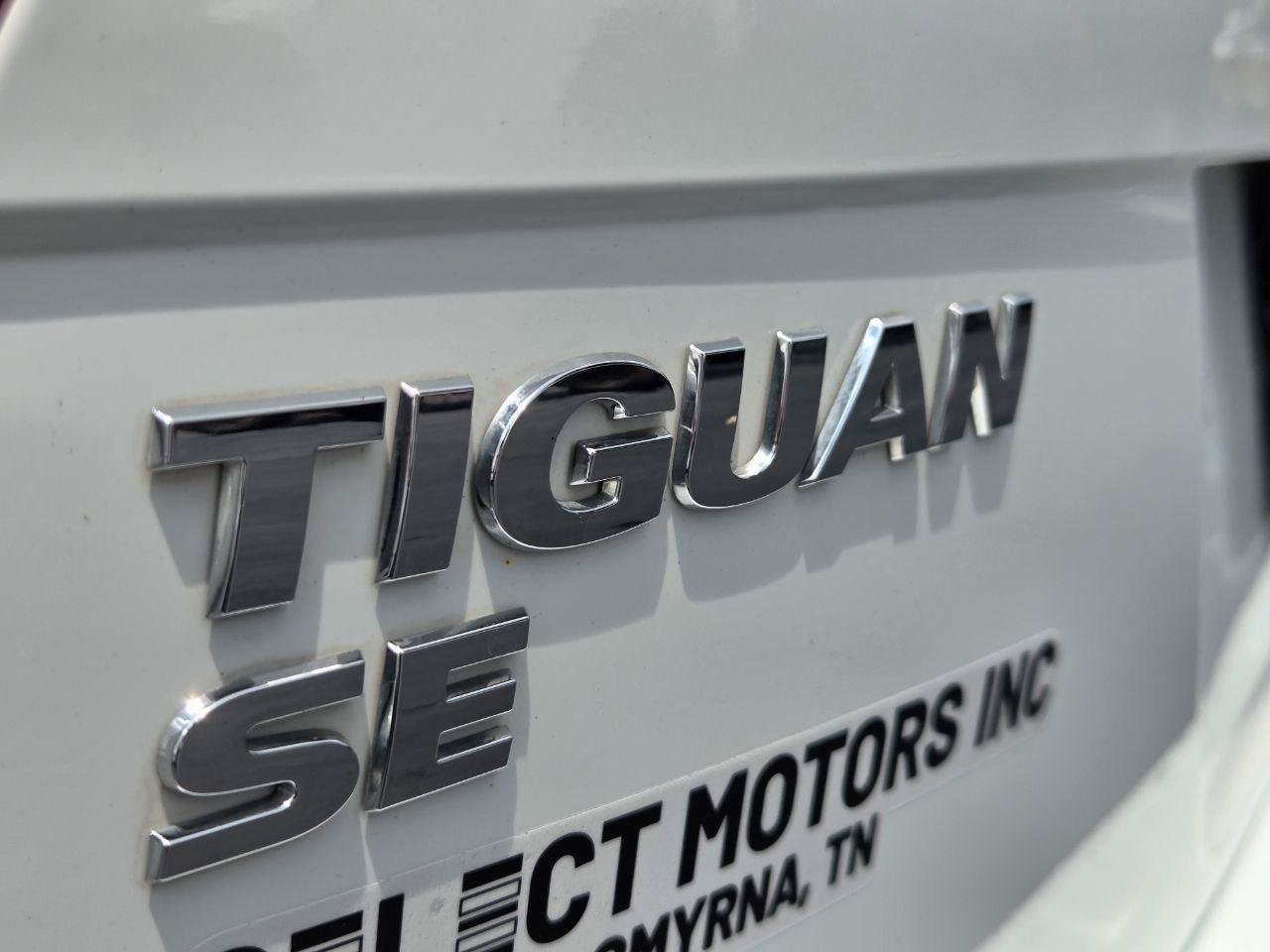 Used 2020 Volkswagen Tiguan SE R-Line FWD image 9
