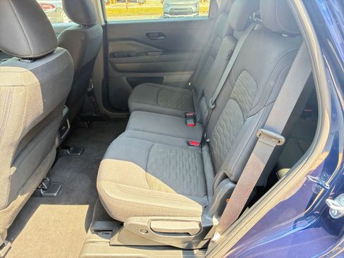 Used 2025 Nissan Pathfinder SV AWD/4WD image 33