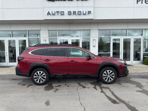 Used 2024 Subaru Outback Premium AWD/4WD image 2
