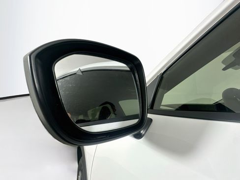Used 2025 Nissan Kicks S FWD image 15