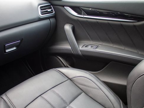 Used 2022 Maserati Ghibli Modena Q4 image 20