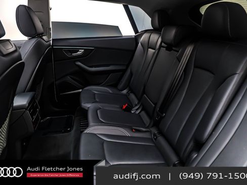 Used 2023 Audi Q8 Prestige w/ Prestige Package image 7