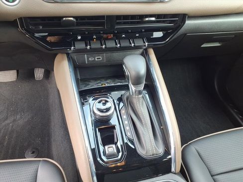 Used 2024 GMC Canyon Denali image 31