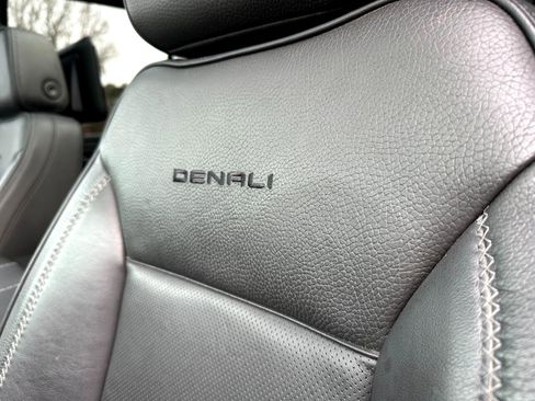 Used 2023 GMC Yukon Denali w/ Denali Reserve Package image 14