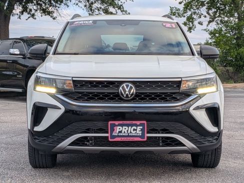 Used 2023 Volkswagen Taos S image 2