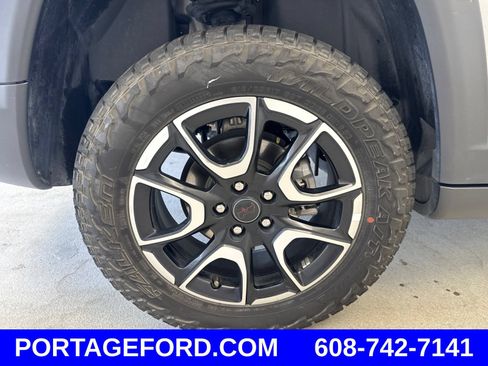 Used 2025 Jeep Compass Trailhawk AWD/4WD image 38
