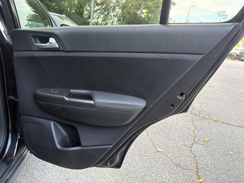 Used 2018 Kia Sportage LX FWD image 16