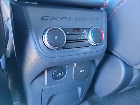 Used 2025 Ford Explorer ST-Line AWD/4WD image 13